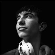 Soy un estudiante de 1º del grado de Educación Primaria al que le gusta mucho compartir sus conocimientos con otros